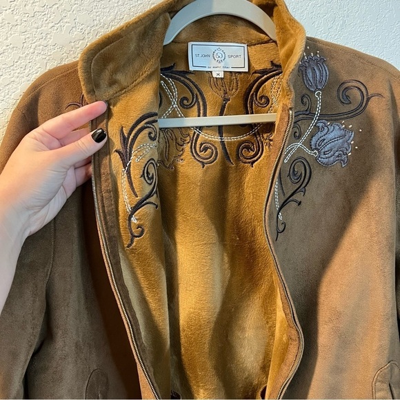 Women’s St. John Sport brown western style faux suede floral embroidered jacket - Picture 11 of 11